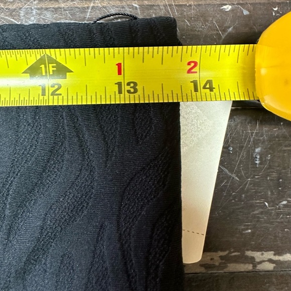 NWT Cut The Frills Textured Black Leggings Sz Medium - Picture 6 of 9